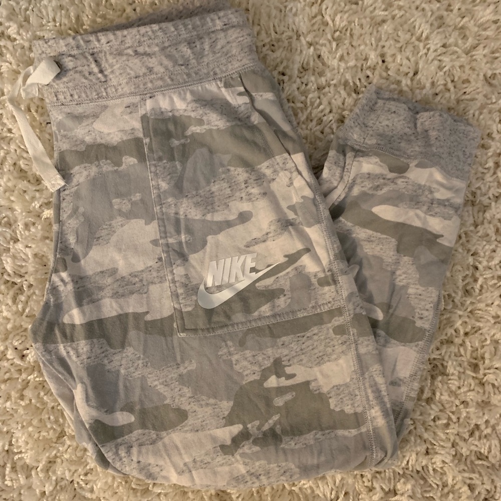 Women’s Nike Joggers Camo